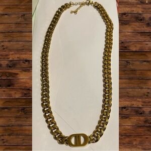Elegant Gold Chain Necklace